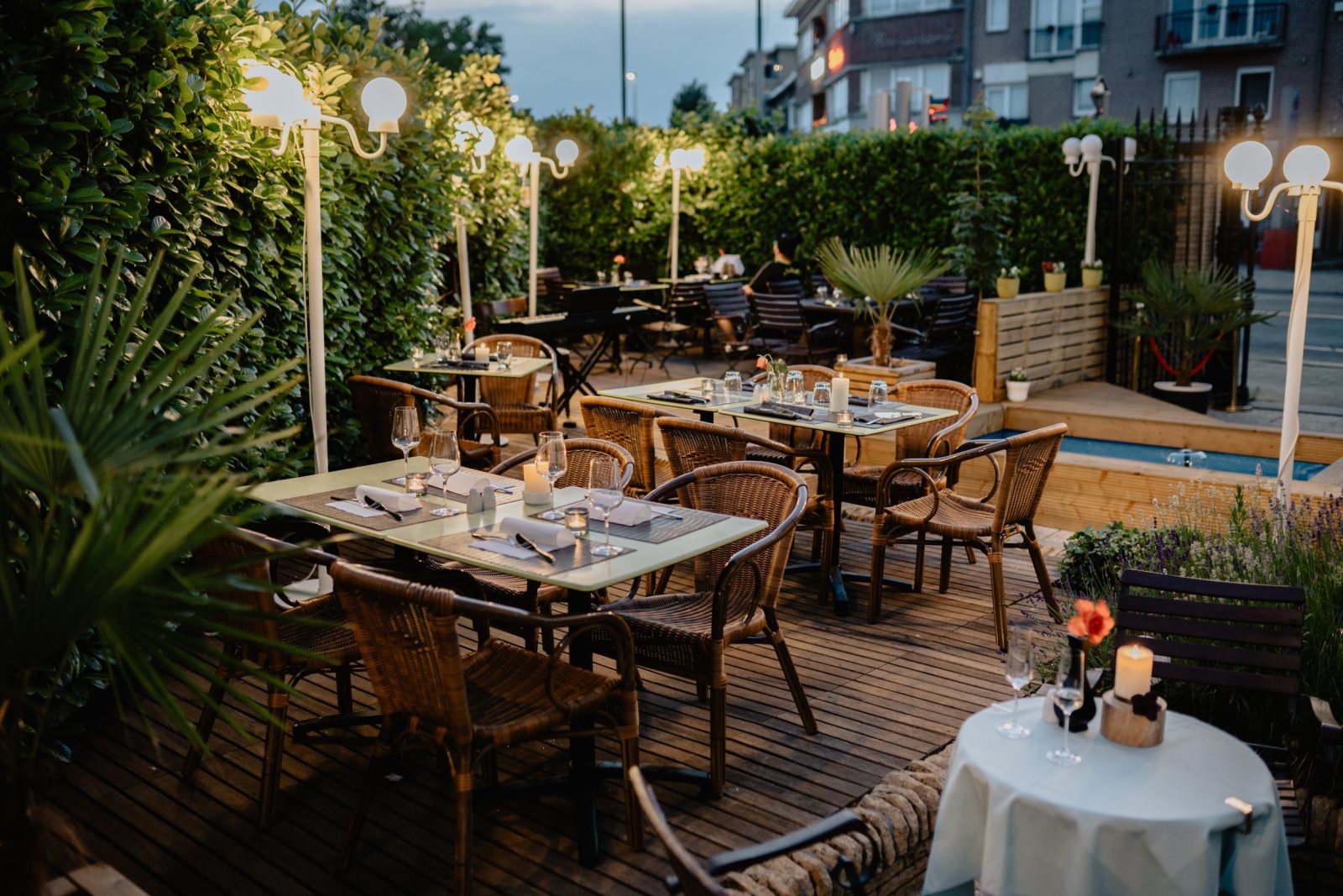 Restaurant modern in are liber seara